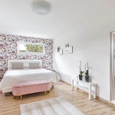 House Near Karlovy Vary Дом отдыха Otovice (Karlovy Vary)